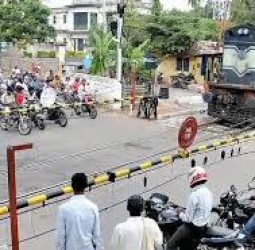 நாடு முழுவதும் ரயில்வே கேட் அமைந்திருக்கும் பகுதியில் CCTV கட்டாயம்...! அமைச்சர் அதிரடி உத்தரவு..!