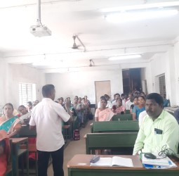 குடவாசல் அரசு ஆண்கள் மேல்நிலைப்பள்ளியில் ஒன்றியத்தில் பணிபுரியும் 120 ஆசிரியர்களுக்கு வட்டார அளவிலான திறன் பயிற்சி