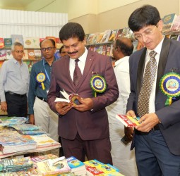 நெய்வேலி புத்தகக் கண்காட்சி