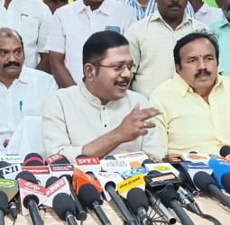 தேஜ கூட்டணியில்    புதுவரவு இபிஎஸ் தான்  மீண்டும் சொல்கிறார் தினகரன்
