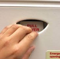 சென்னையில் இருந்து துர்காபூர் புறப்பட இருந்த விமானத்தின் அவசரகால கதவை திறக்க முயற்சி நடந்ததால் பரபரப்பு