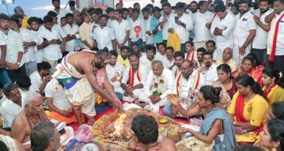 மதுரை பாரப்பத்தியில் தவெக 2 வது மாநாடு கால் கோள் விழா