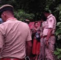 கர்நாடகாவில் குகையில் 2 மகள்களுடன் தங்கியிருந்த ரஷ்ய பெண் மீட்பு