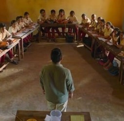 பள்ளிகளில் இனி கடைசி பெஞ்ச்   கிடையாது- 'ப' வடிவில் இருக்கை    •பள்ளிக்கல்வி இயக்குநர் அறிவுறுத்தல்