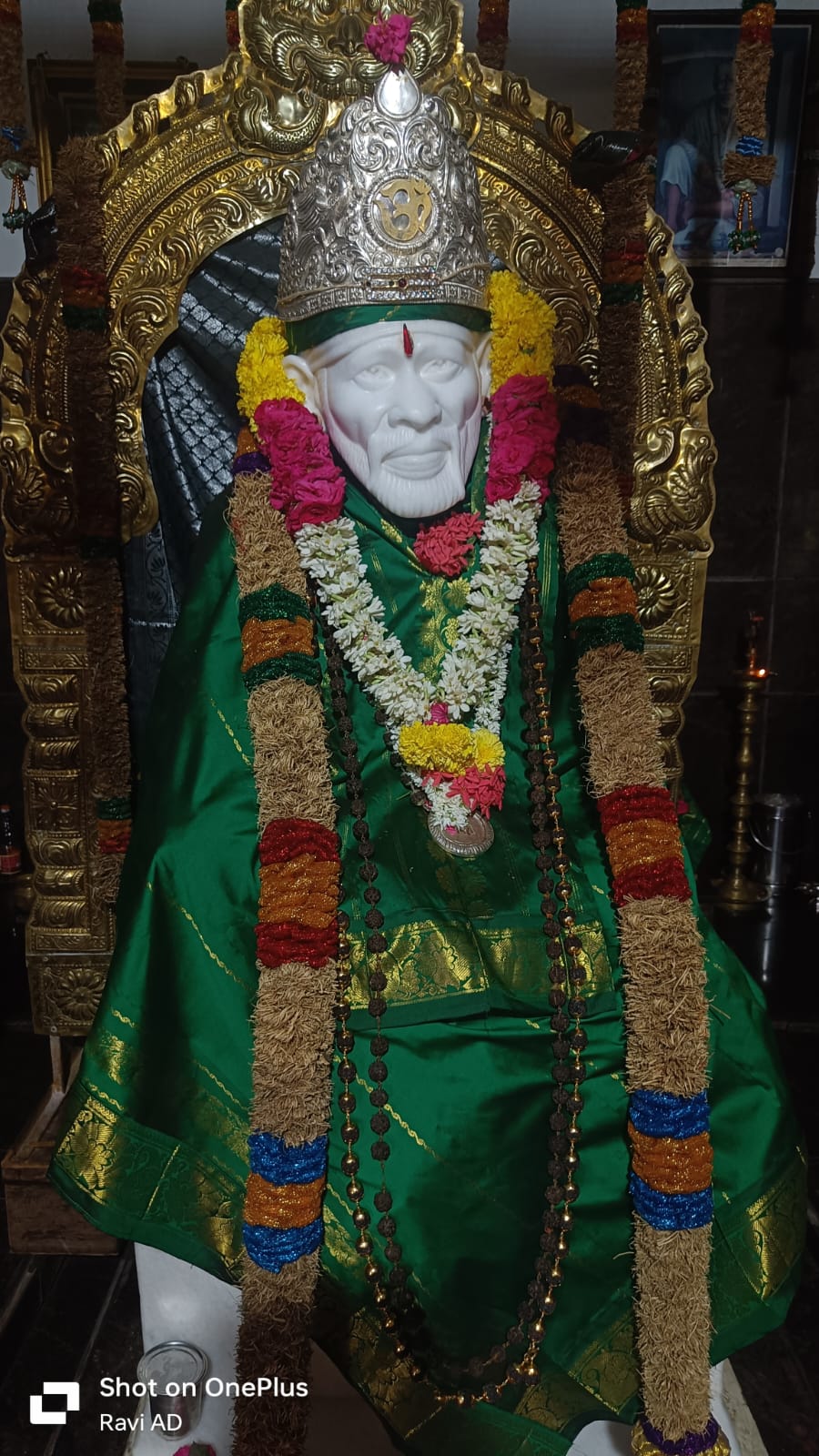 ஸ்ரீசத்குரு சாய்பாபா தியான ஆலயத்தில் வியாழக்கிழமை காலை சிறப்பு அலங்காரம்