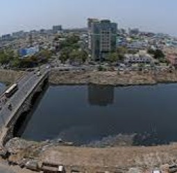 கூவம் ஆற்றின் கரையோரங்களில் உள்ள நீர்நிலை ஆக்கிரமிப்புகளை 8 வாரத்துக்குள் அகற்ற உத்தரவு