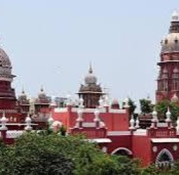 முதியோர், ஆதரவற்றோர் இல்லத்தில் சேவையாற்ற 5 ஐஏஎஸ் அதிகாரிகளுக்கு ஐகோர்ட் நூதன உத்தரவு