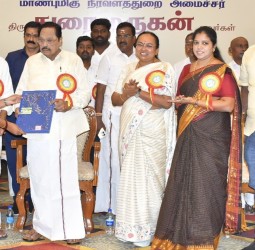 காட்பாடியில் 1336 பயனாளிகளுக்கு நலத்திட்ட உதவிகள்