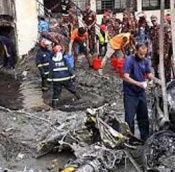 வங்கதேச விமான விபத்து: உயிரிழந்தோர் எண்ணிக்கை 27 ஆக அதிகரிப்பு - அரசு துக்கம் அனுசரிப்பு