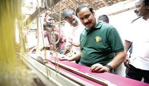 காஞ்சியில் நடைபயணம்: நெசவாளரிடம் குறைகளை கேட்டறிந்த அன்புமணி