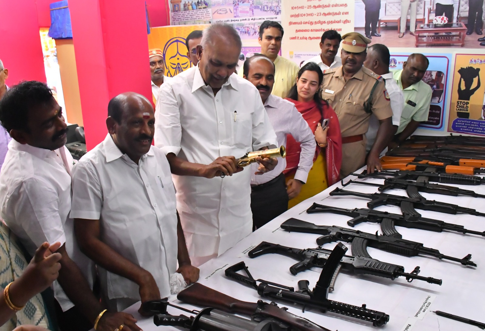 அரசுப் பொருட்காட்சியை சட்டப் பேரவை தலைவர் அப்பாவு தொடங்கி வைத்து பார்வையிட்டார்
