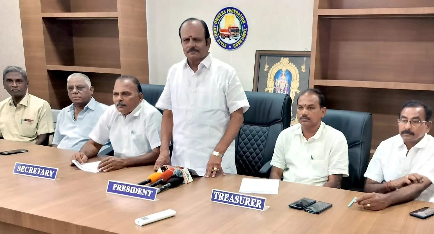 கோரிக்கைகளை வலியுறுத்தி தமிழகத்தில் லாரி ஸ்டிரைக்