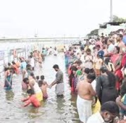 நதியை போற்றும் ஆடிப்பெருக்கு