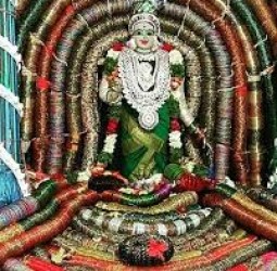 ஆடிப்பூரத்தில் அம்பாள் வளைக்காப்பு