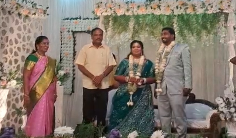 மணமக்கள் ஜி நித்தியா எல் வேலவன் திருமண வரவேற்பு