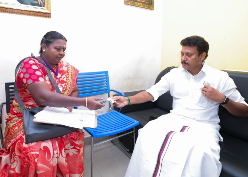 அமைச்சர் அன்பில் மகேஷ் பொய்யாமொழி வீட்டுக்கு வந்த எஸ்ஐஆர் வாக்காளர் பதிவு அதிகாரி