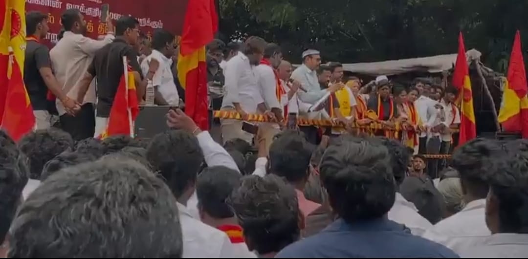 வேலூரில் தமிழக வெற்றி கழகம் சார்பில் கண்டன ஆர்ப்பாட்டம்!