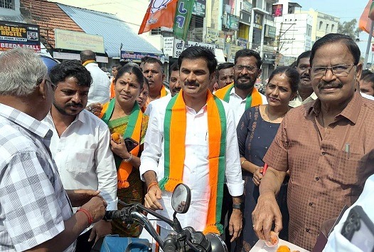 நாமக்கல்லில், மாவட்ட பாஜக சார்பில் நடைபெற்ற பீகார் சட்டசபை தேர்தல் வெற்றிக் கொண்டாட்டம்