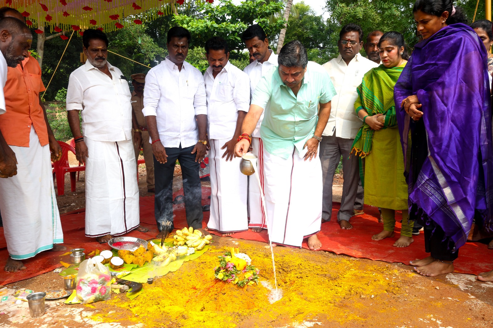 அருள்தாஸ்புரம் பகுதியில் கட்டப்படவுள்ள நகர்ப்புற ஆரம்ப சுகாதார நிலைய கூடுதல் கட்டிடத்திற்கான பூமி பூஜை