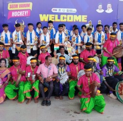 சுவிட்சர்லாந்து ஹாக்கி அணியினருக்கு மதுரையில் இசை முழங்க வரவேற்பு