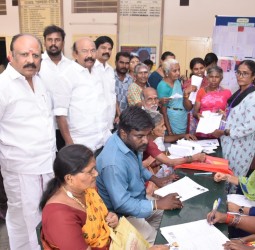 வாக்காளர் கணக்கிட்டு படிவம் நிரப்ப உதவும் சிறப்பு முகாம்களை ராஜன் செல்லப்பாஎம்எல்ஏ பார்வை