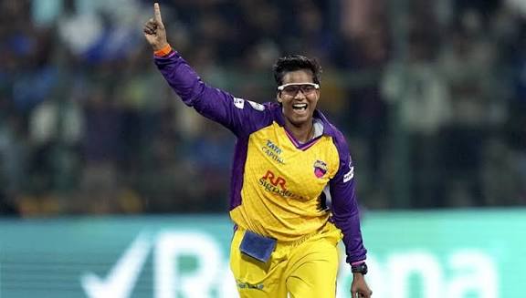 மகளிர் பிரீமியர் லீக் ஏலம்: தீப்தி சர்மாவை ரூ.3.30 கோடிக்கு வாங்கியது யுபி வாரியர்ஸ்