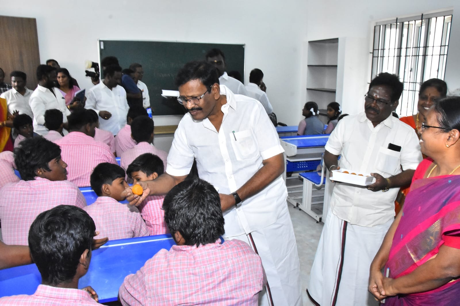 கோனாம்பேடு பகுதியில், அரசு உயர்நிலை பள்ளி புதிய கட்டிட திறப்பு விழா