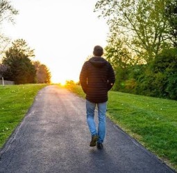 நீயாவது நடப்பா