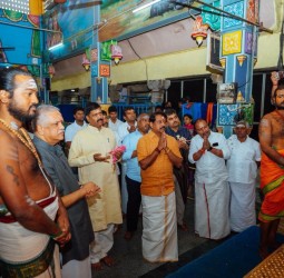 நாகநாத சுவாமி கோயிலில் பாஜக மாநிலத் தலைவர் நயினார்நாகேந்திரன் தரிசனம்