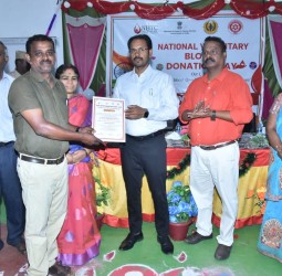 குருதி கொடையாளர்களுக்கு கலெக்டர் கமல்கிஷோர், பாராட்டு