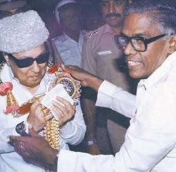 நாடோடி மன்னன்