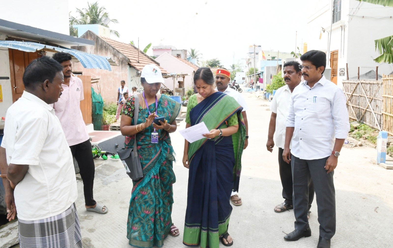 வாக்காளர் பட்டியல் சிறப்பு தீவிர திருத்தத்துக்கான கணக்கீட்டு படிவம் வழங்கும் பணி
