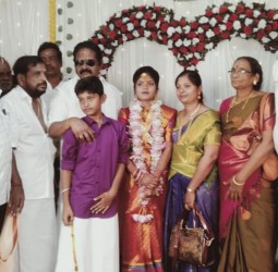 சீர்காழியில் மஞ்சள் நீராட்டு விழா  மூ.மு.க. தலைவர் ஸ்ரீதர் வாண்டையார் வாழ்த்து