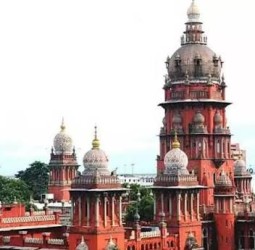 ஐகோர்ட்டில் குற்றவாளி கூண்டில் நின்றதை வீடியோவாக எடுத்து ரீல்ஸ் வெளியிட்ட இளைஞர் கைது