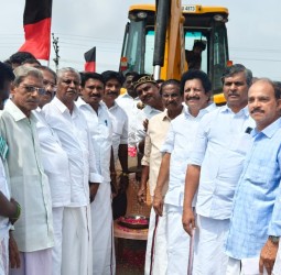 மல்லிப்பட்டினம் மக்களின் பல ஆண்டு கால கோரிக்கை நிறைவேற்றம்... சாலை அமைக்கும் பணி துவக்கம்