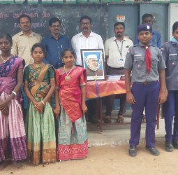 தென்குவளவேலி அரசு உயர்நிலைப் பள்ளியில் குழந்தைகள் தின விழா நடைபெற்றது.