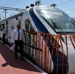 சேலம், ஈரோடு, கோவை வழியாக எர்ணாகுளத்துக்கு புதிய வந்தே பாரத் சேவை நவ.7-ம் தேதி தொடக்கம்