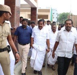 வள்ளியூரில் ரூ.10 கோடியில் கட்டப்படும் பேருந்து நிலைய பணி