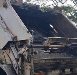 மாநகராட்சி குப்பை லாரி மோதிய விபத்தில் 8 வயது மாணவி உயிரிழப்பு