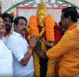 தஞ்சாவூர் பெரிய கோயிலை கட்டிய மாமன்னன் ராஜராஜசோழனின் 1040 வது சதய விழா