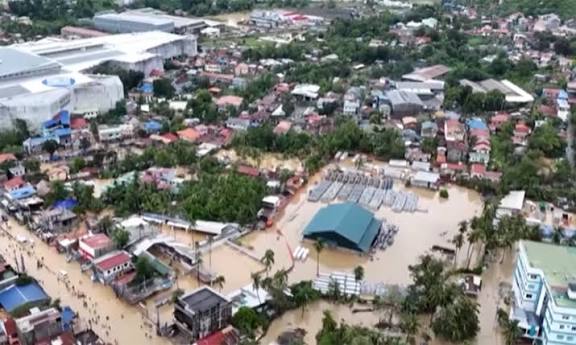 பிலிப்பைன்ஸ் நாட்டை மிரட்டும் `பங்வோங்' புயல் - 14 லட்சம் பேர் வெளியேற்றம்