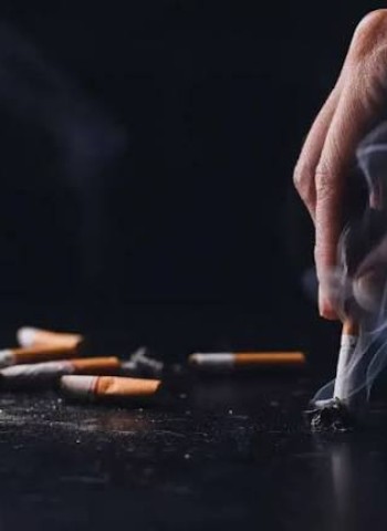 புகையிலை புகைக்கையிலே மனிதா!