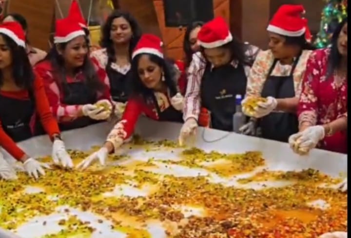 பார்க் எலன்சா நட்சத்திர விடுதியில் நடைபெற்ற கிறிஸ்துமஸ் கேக் கலவை தயாரிக்கும் நிகழ்ச்சி
