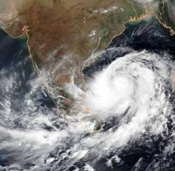 வங்கக் கடலில் ஆழ்ந்த காற்றழுத்தத் தாழ்வு மண்டலம் உருவாகும் வாய்ப்பு எதிரொலி: அலுவலர்களுடன் கே.கே.எஸ்.எஸ்.ஆர் ஆய்வு