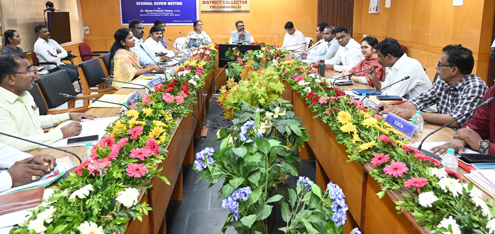 துணை தேர்தல் ஆணையர் பானு பிரகாஷ் எத்துரு தலைமையில் சிறப்பு தீவிர வாக்களார் பட்டியல் திருத்தம் குறித்த மண்டல அளவிலான கலந்தாய்வு