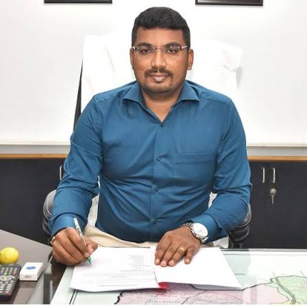 பூர்த்தி செய்த வாக்காளர் கணக்கெடுப்பு படிவத்தினை பதிவேற்றம் செய்யும் பணிகள்திண்டுக்கல் கலெக்டர் சரவணன் ஆய்வு