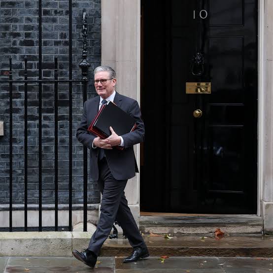 பிரிட்டனில் குடியேற கட்டுப்பாடு : கோடீஸ்வரர்களுக்கு மட்டும் வாய்ப்பு