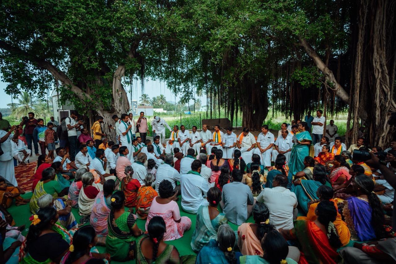 செட்டிக்கரை கிராமத்தில் கிராமசபைக் கூட்டத்தில் பாஜக மாநிலத் தலைவர் நயினார்நாகேந்திரன்