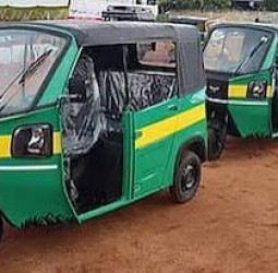 மின்சார ஆட்டோ வாங்க விரும்பும் மகளிருக்கு கூட்டுறவு வங்கிகளில் கடன் உதவி: கலெக்டர் தினேஷ்குமார் தகவல்