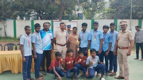 சென்னை அரசுப் பள்ளி மாணவர்களுக்கிடையே போதைப் பொருள் விழிப்புணர்வு கைப்பந்து போட்டி